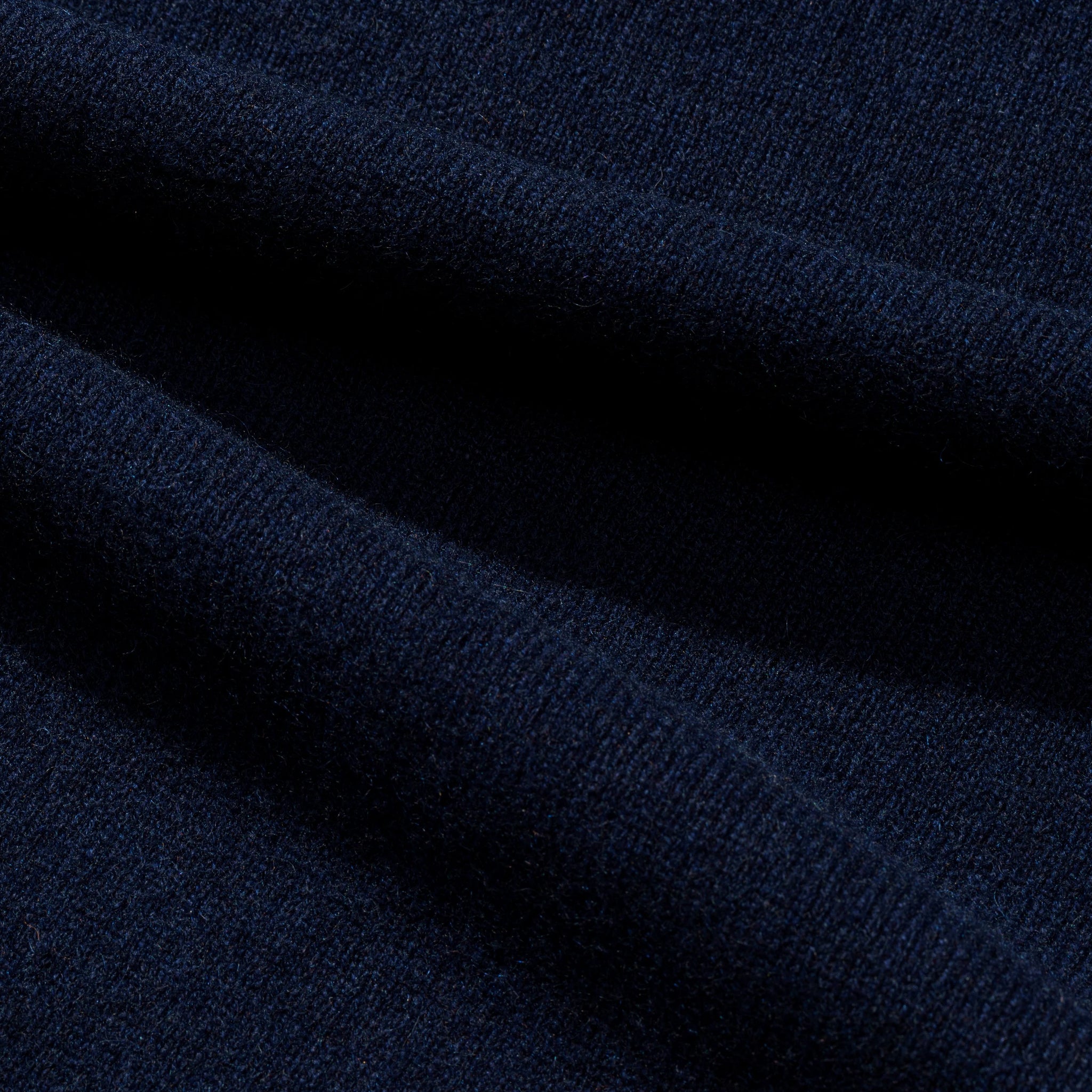3e733ee0-36a3-4f97-99c8-8845bf36b241/Cashmere_Sweater_Navy_9.webp
