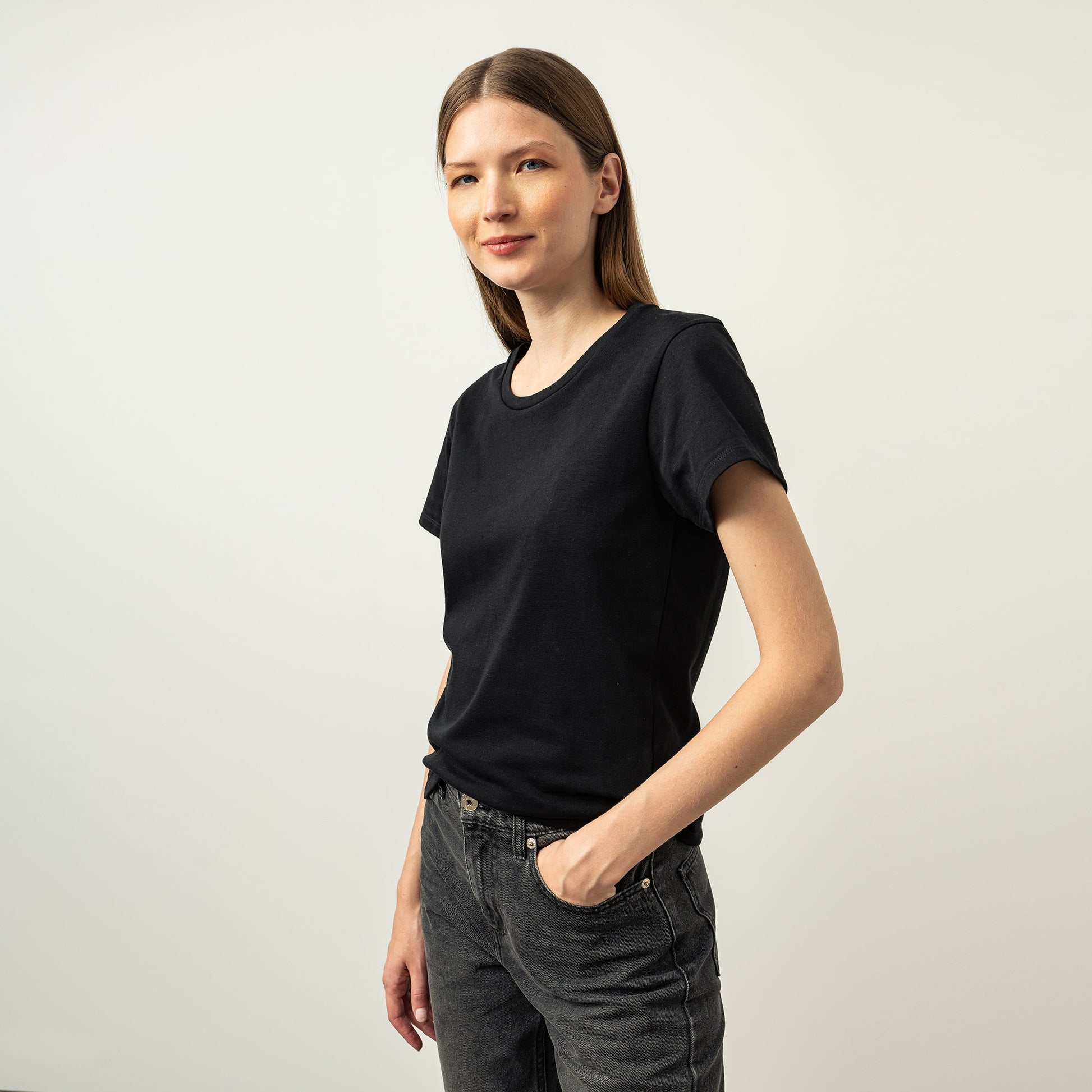 WOMEN'S CREW TEE T-Shirts ISTO. store