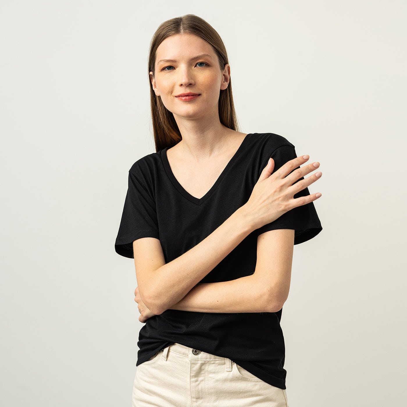 WOMEN'S V-NECK TEE T-Shirts ISTO.