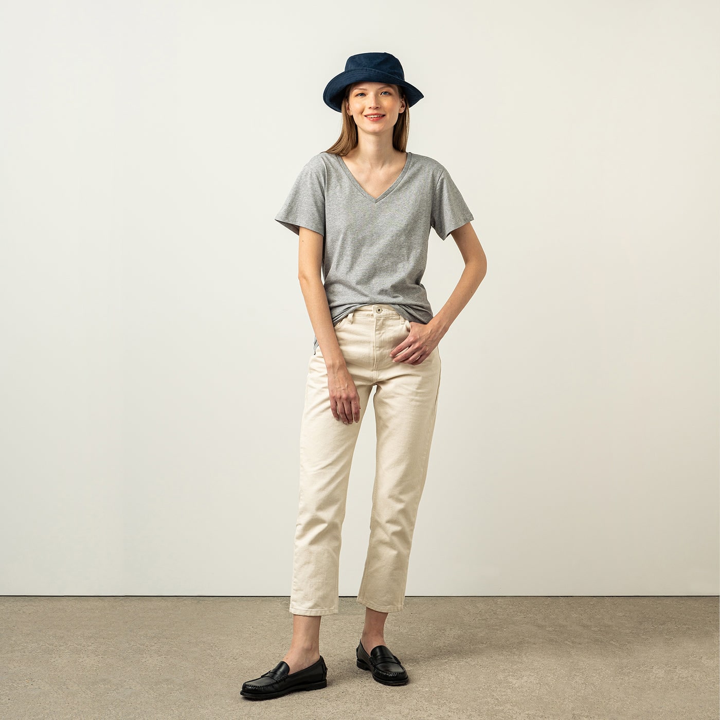 WOMEN'S V-NECK TEE T-Shirts ISTO.