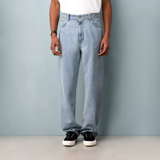 LIGHTWEIGHT RELAXED DENIM