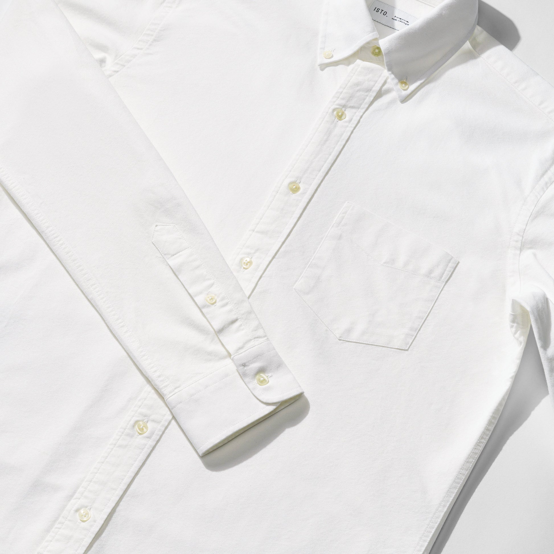 beac7f92-3700-47a7-a103-3b9525822bc5/Oxford_Shirt_White_3.webp